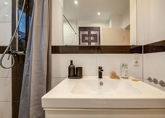 Apartment Bettersleepat8 *